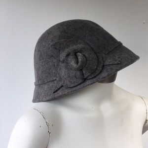 Nine West Gray Wool Cloche Hat Beautiful Flower